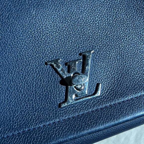 Louis Vuitton Lockme II BB Marine Rouge - Picture 5 of 11